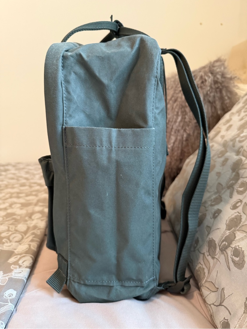Fjallraven Kanken backpack. Very good condition. Color Graphite/Dark green. - Picture 4 of 16